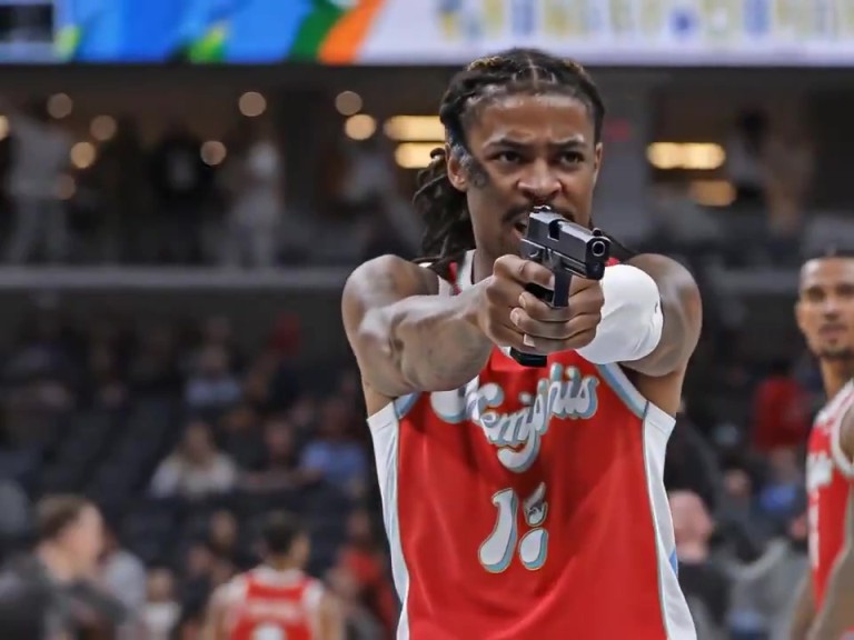 太有活了海外球迷做AI视频：莫兰特庆祝时掏出了真家伙